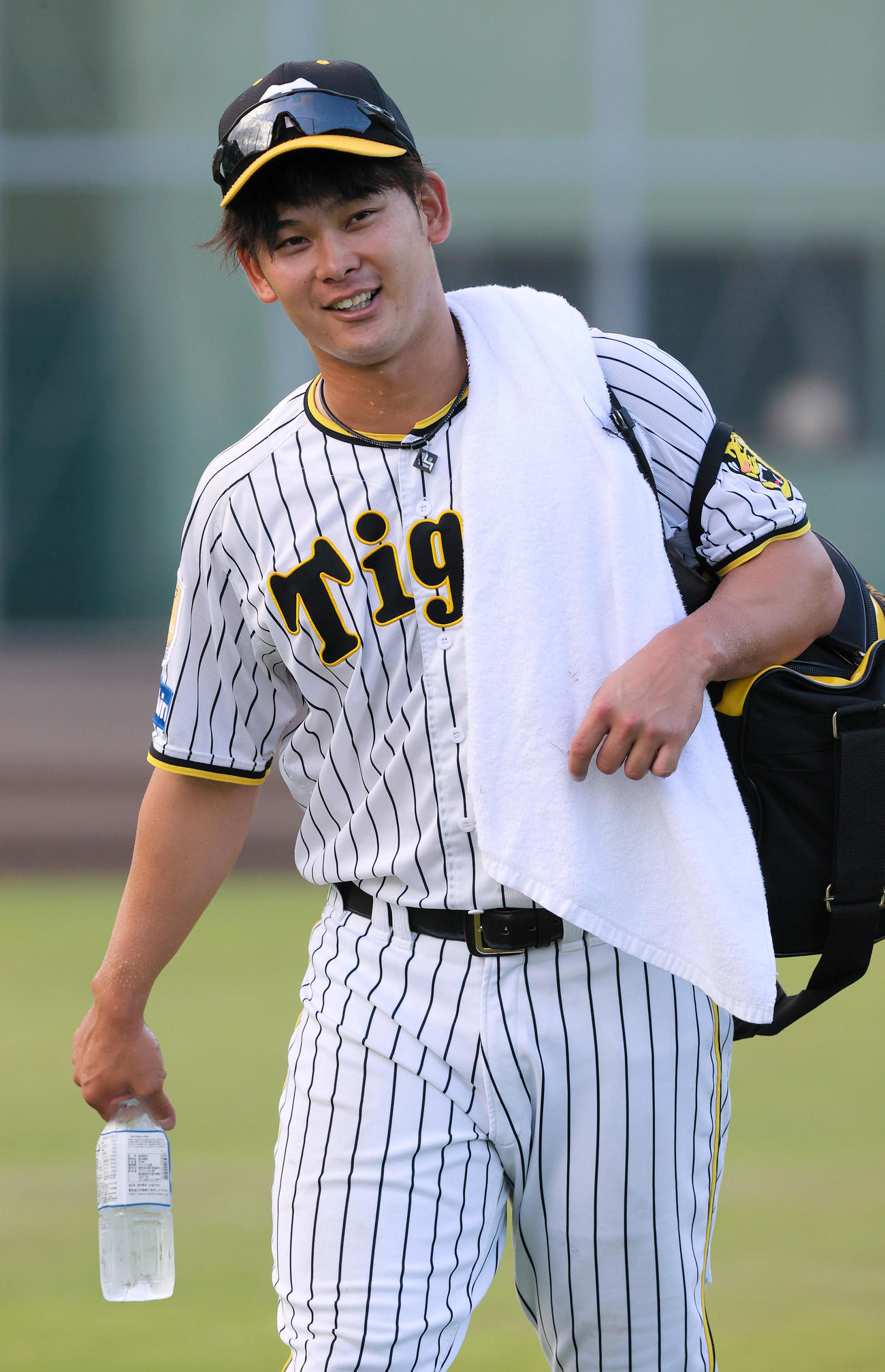 練習を終え引き揚げる阪神野口（撮影・上山淳一）