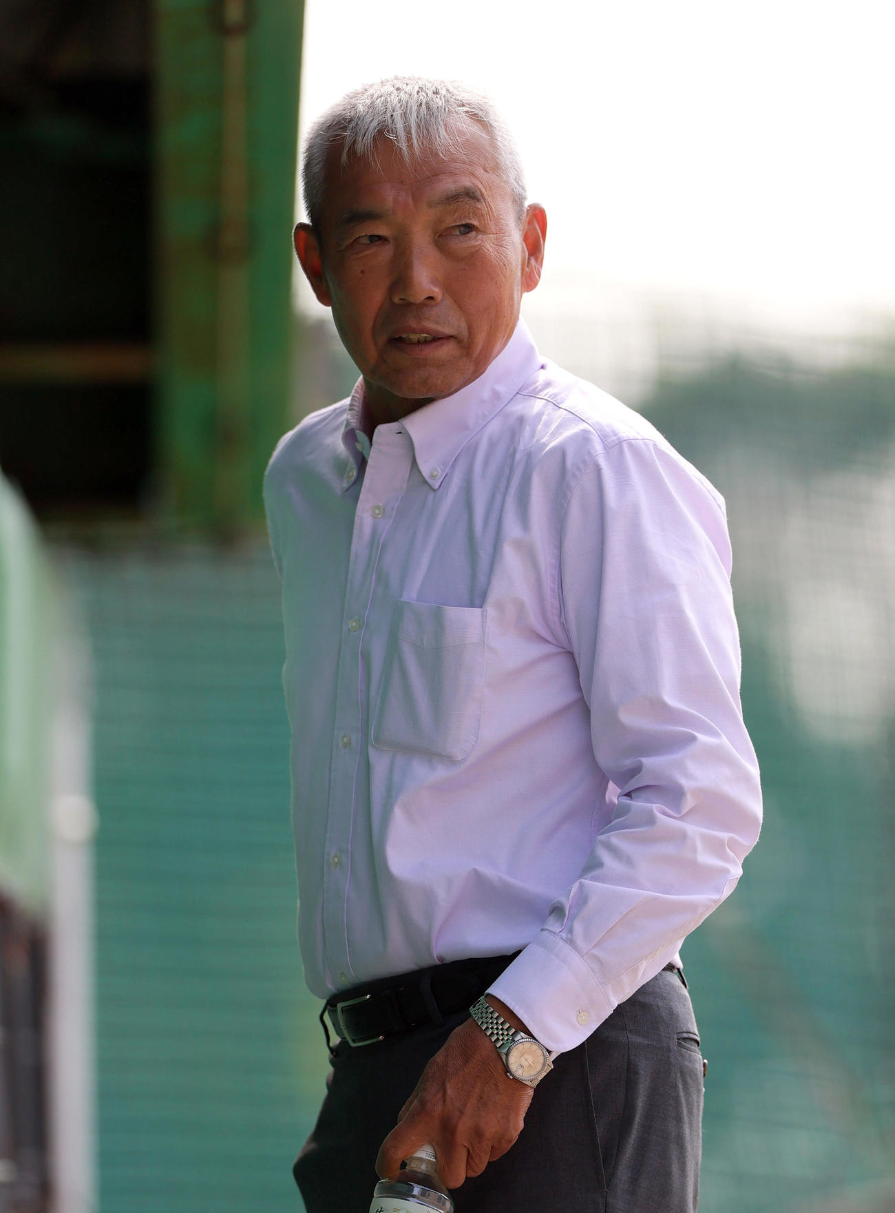 阪神藤川監督の恩師・上田氏は阪神秋季キャンプを訪問する（撮影・上山淳一）