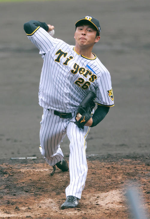 紅白戦　4回に登板の白組の椎葉（撮影・上山淳一）