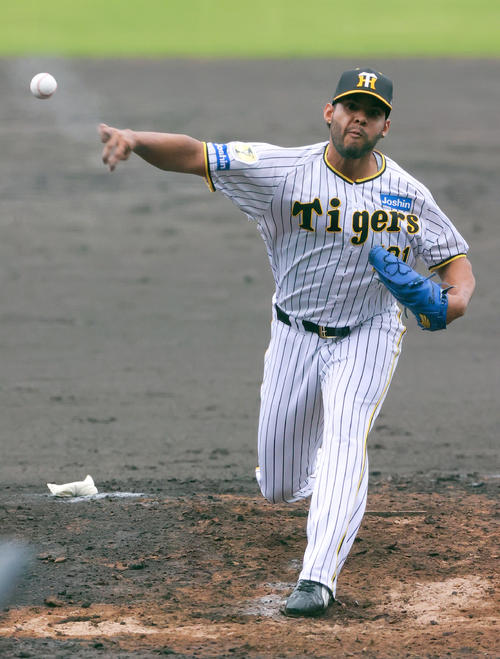 紅白戦　5回に登板の白組のベタンセス（撮影・上山淳一）