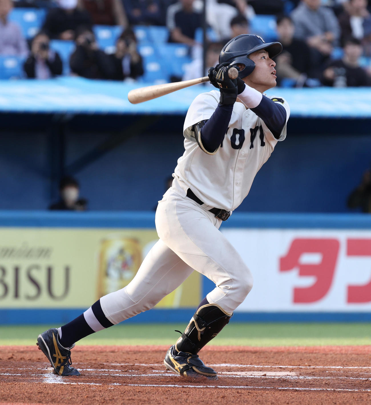 東都大学野球1、2部入れ替え戦　東洋大対東農大、1回表東洋大1死一、三塁、池田は右犠飛を放つ（撮影・柴田隆二）