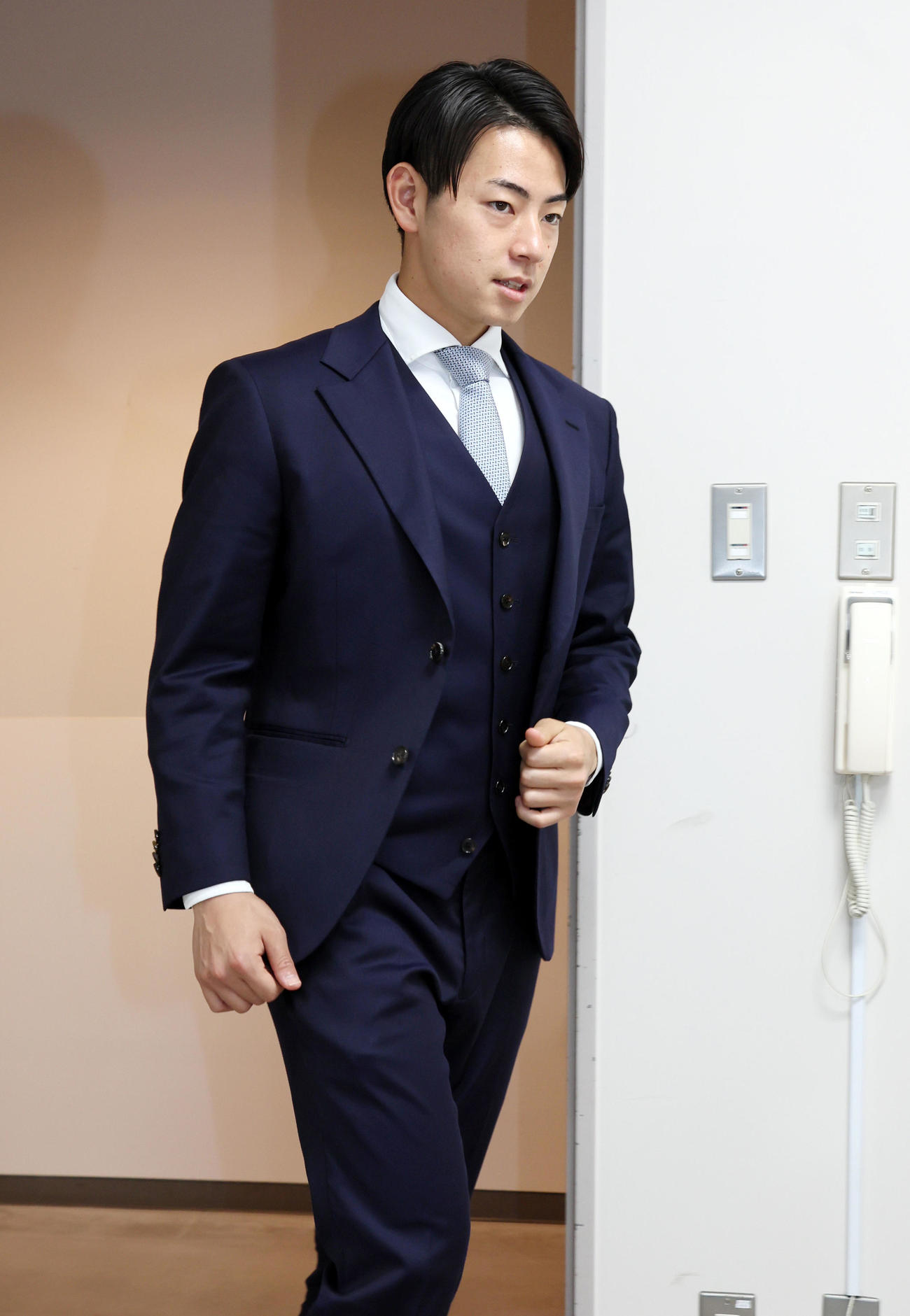 契約更改を終えた下村（撮影・加藤哉）