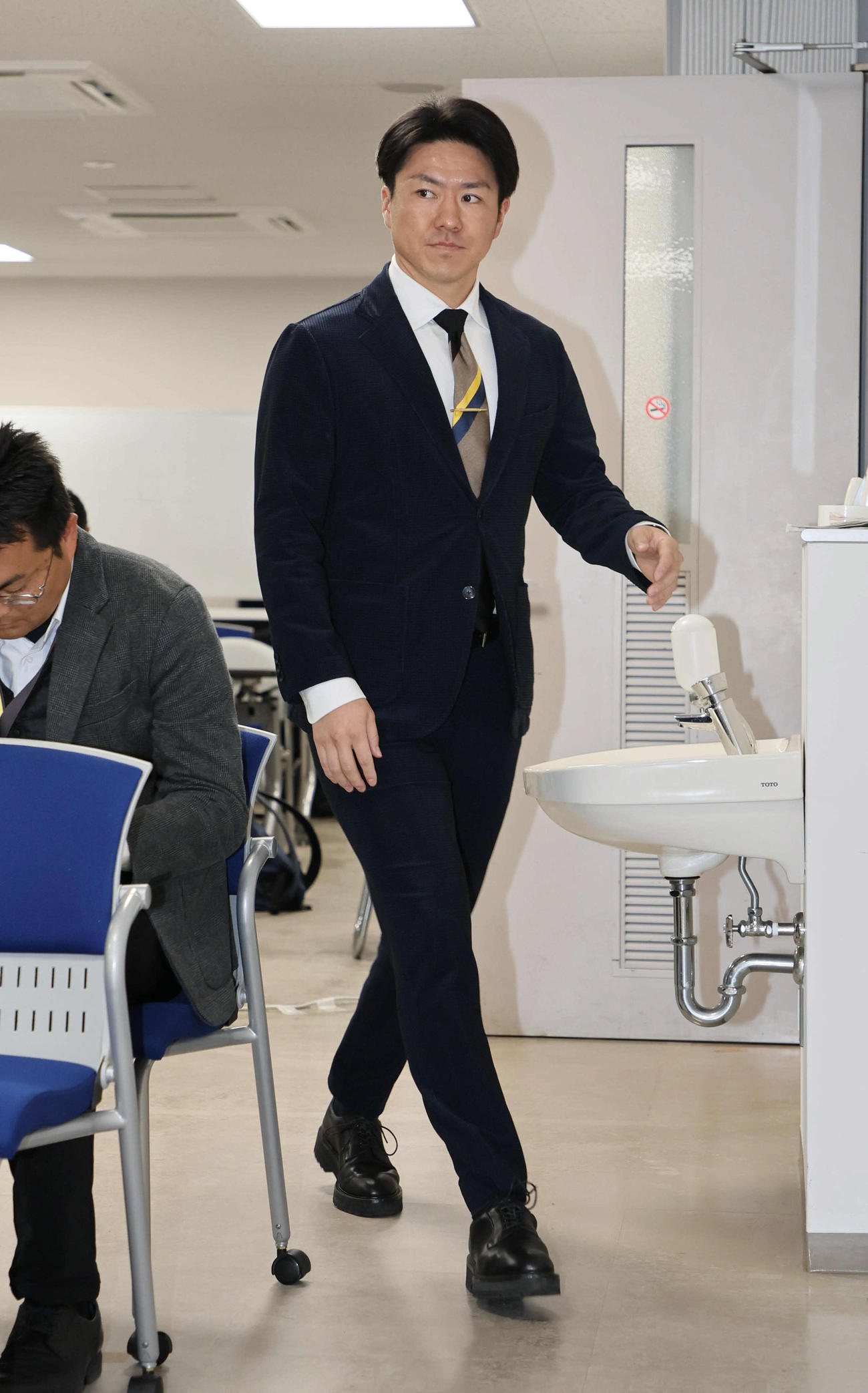 現状維持で契約更改を終えた阪神長坂（撮影・宮崎幸一）