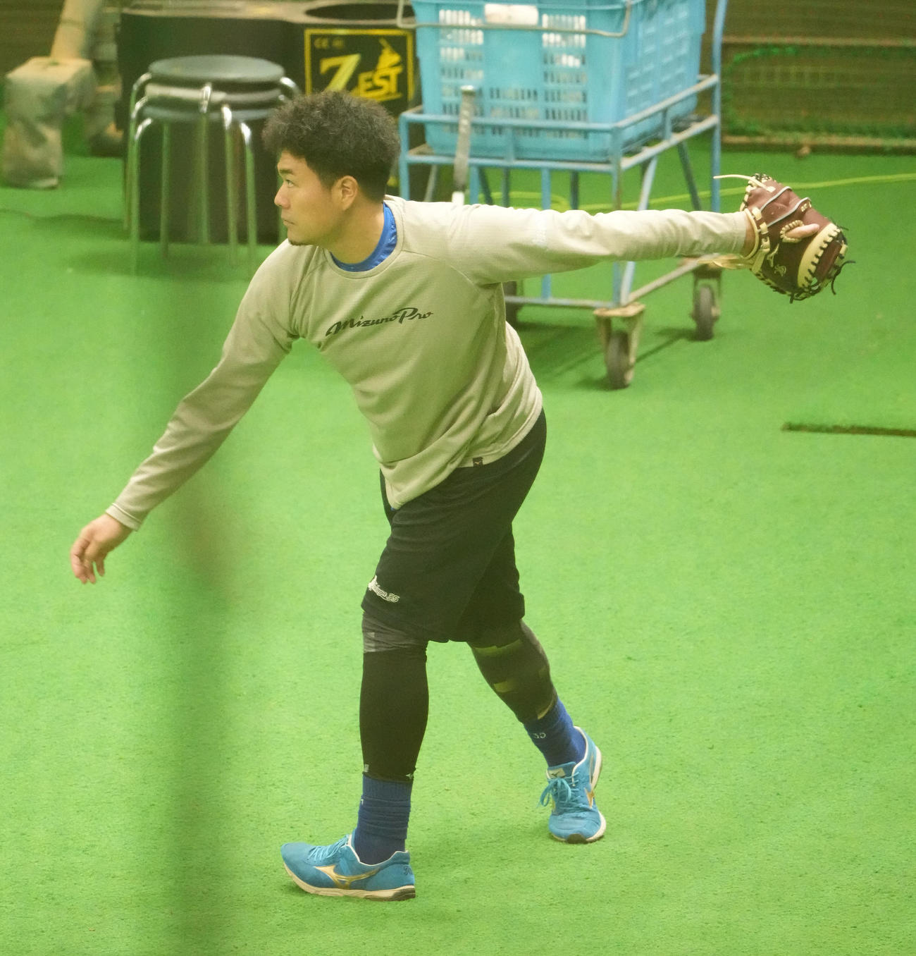 キャッチボールをする木下（撮影・森本幸一）
