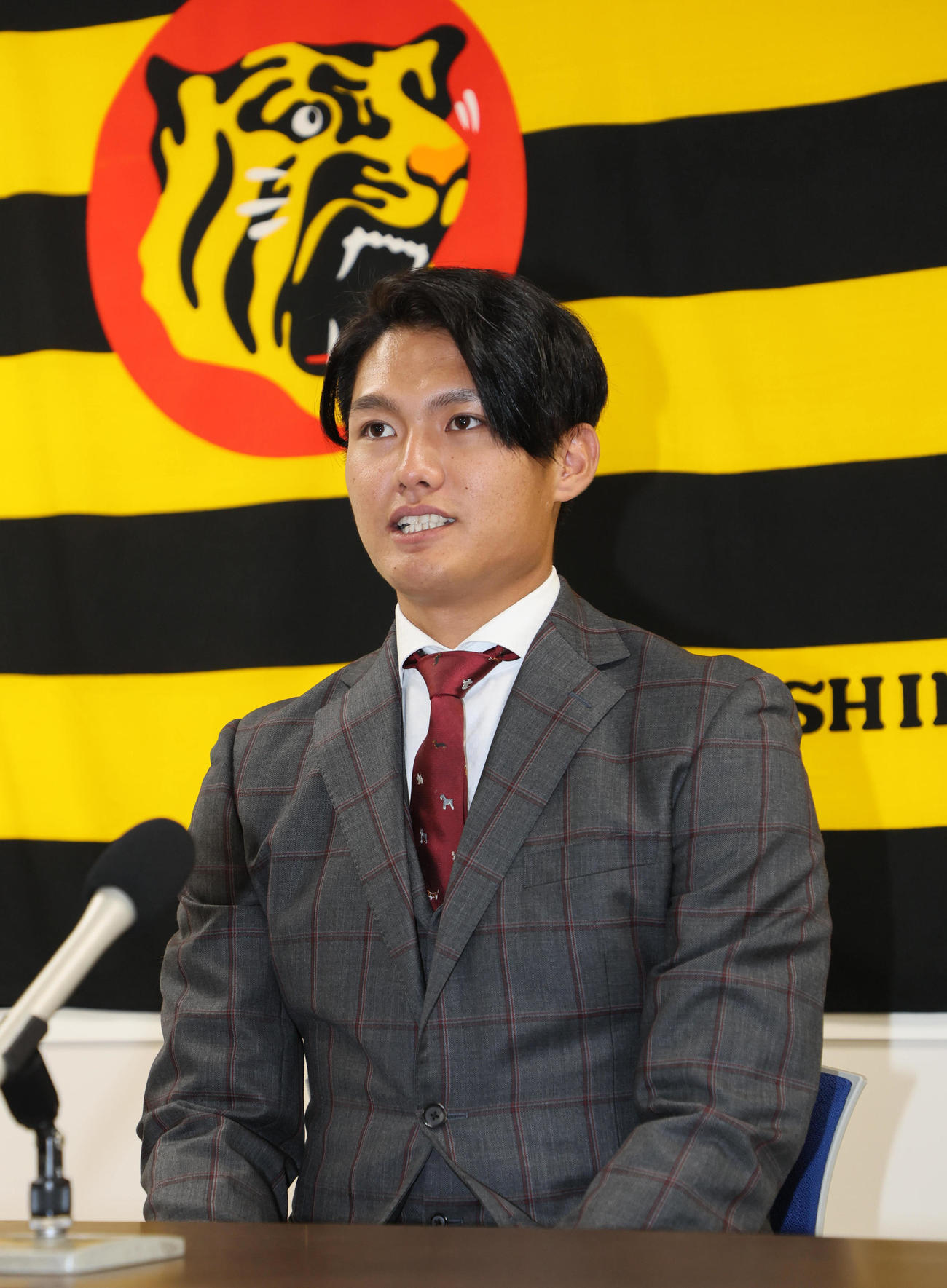 契約更改を終えた阪神西純は悔しいシーズンとなった事を振り返る（撮影・宮崎幸一）