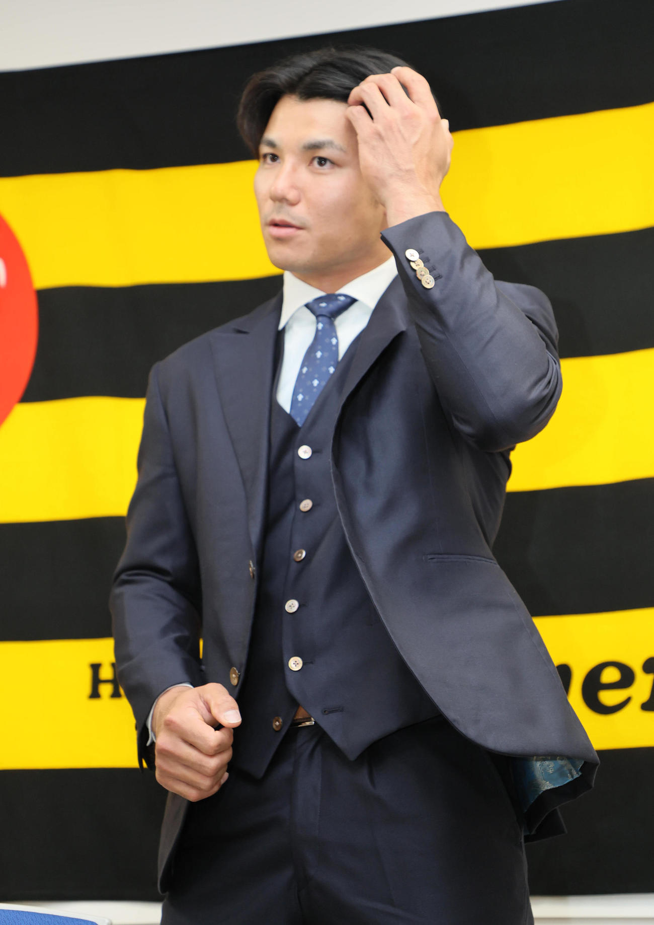 微減で契約更改を終えた阪神栄枝（撮影・宮崎幸一）