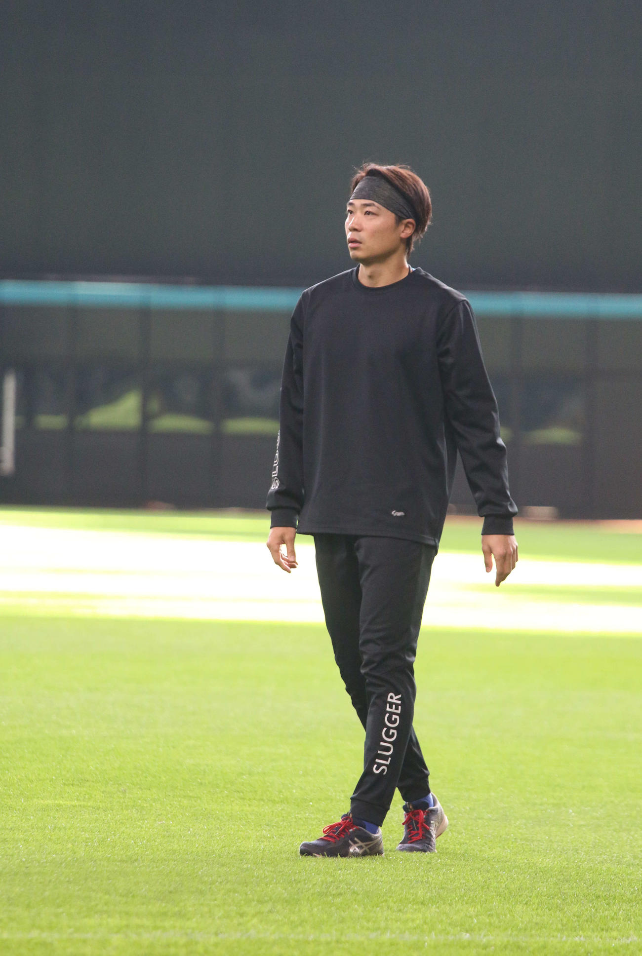 エスコンフィールドで自主トレを行った日本ハム中島（撮影・木下大輔）