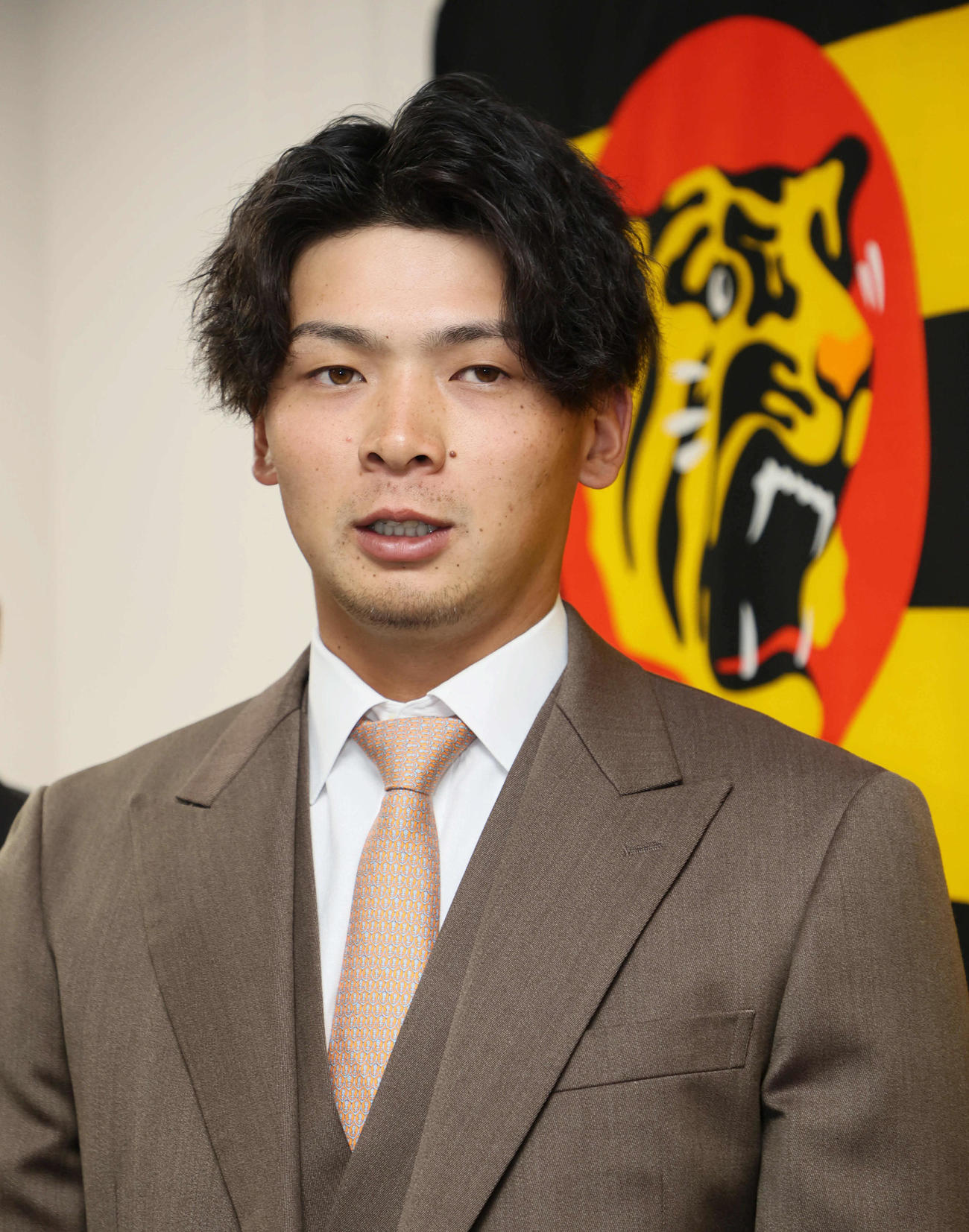 阪神情報　契約更改を終えた阪神井上は、来季スタメンと2桁本塁打を目標に挙げる（撮影・宮崎幸一）