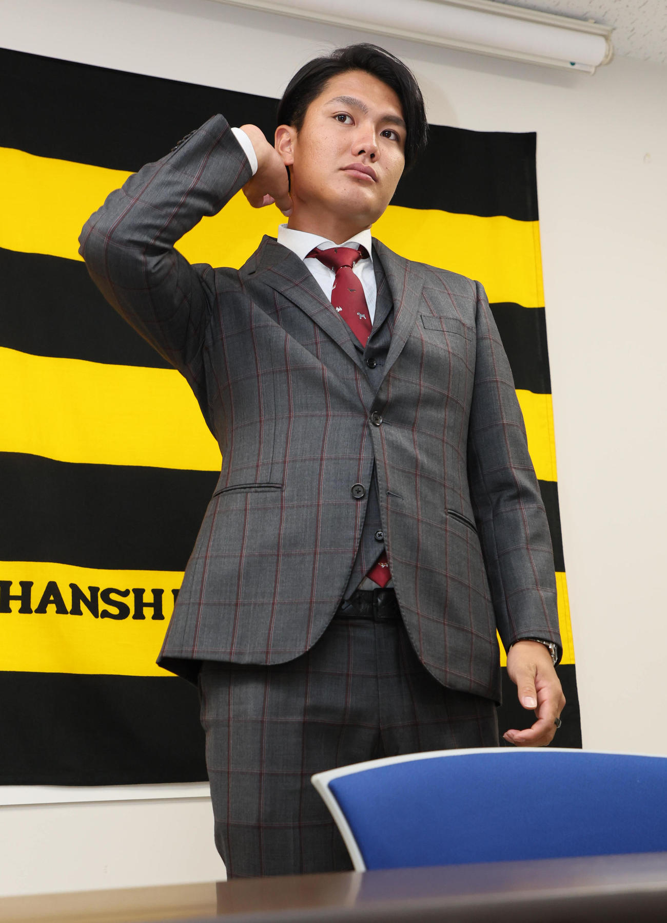 契約更改を終えた阪神西純は悔しいシーズンとなった事を振り返る（撮影・宮崎幸一）