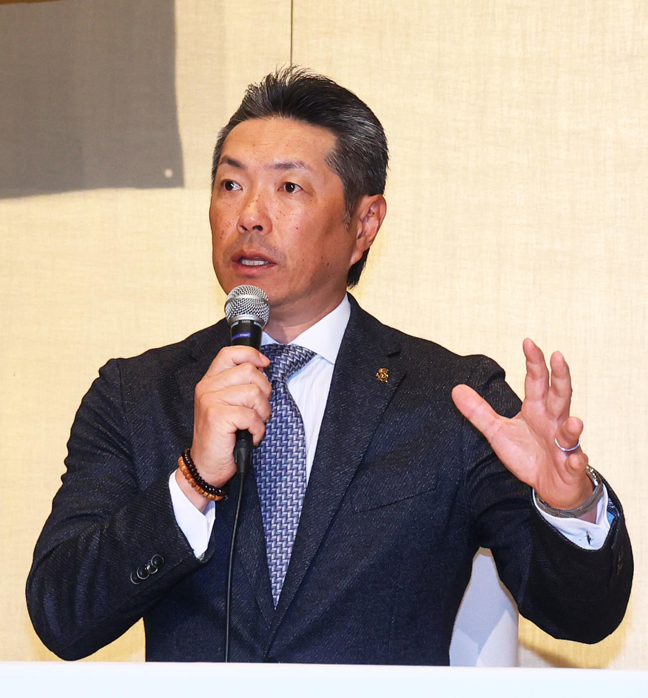 城島氏のCBO就任会見に臨む小久保監督（撮影・鬼束羽瑠菜）