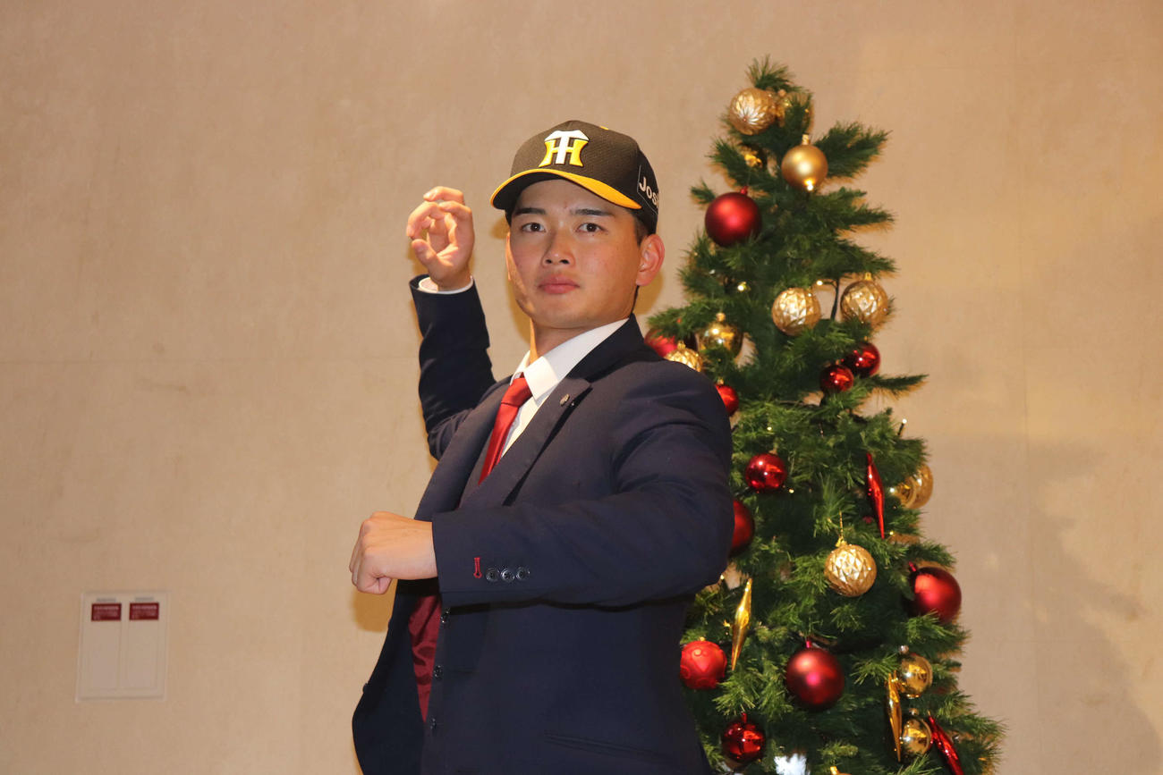 仮契約を結んだ阪神ドラフト4位町田（撮影・波部俊之介）