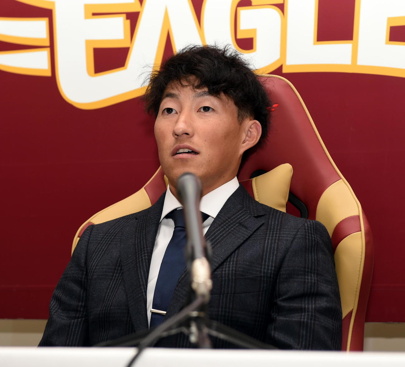契約更改交渉に臨んだ楽天小深田（撮影・山田愛斗）