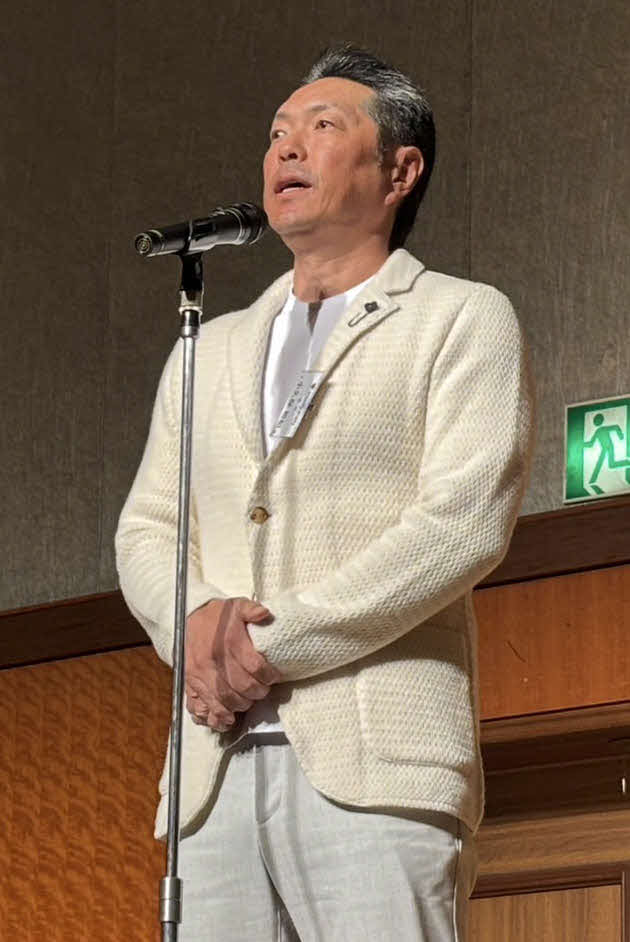 球団納会であいさつをするソフトバンク小久保監督（撮影・球団提供）