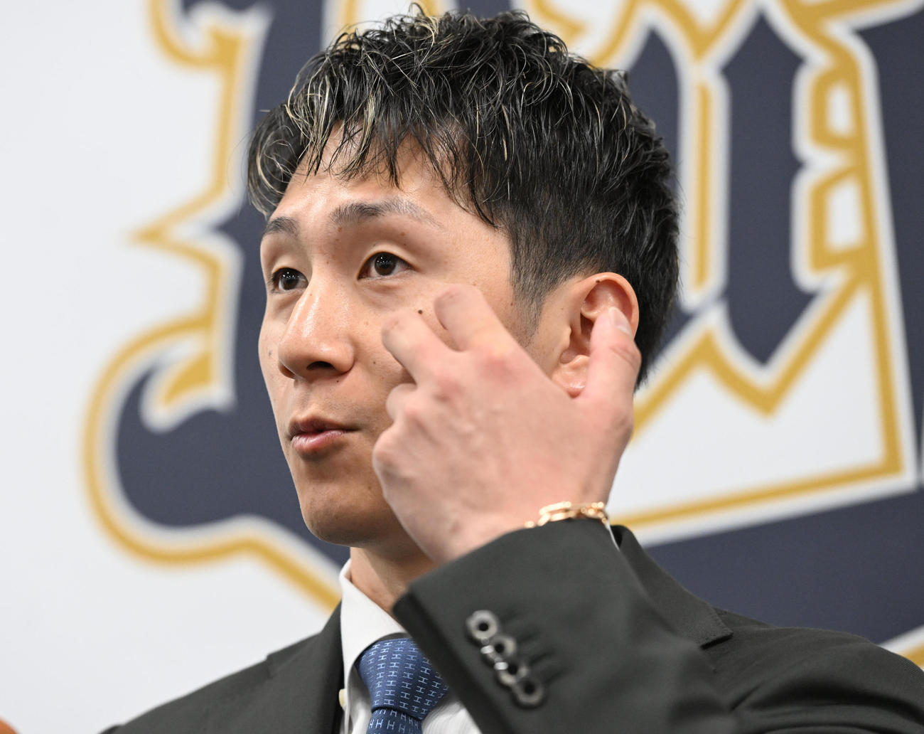 契約更改を終え会見するオリックス西川（撮影・和賀正仁）