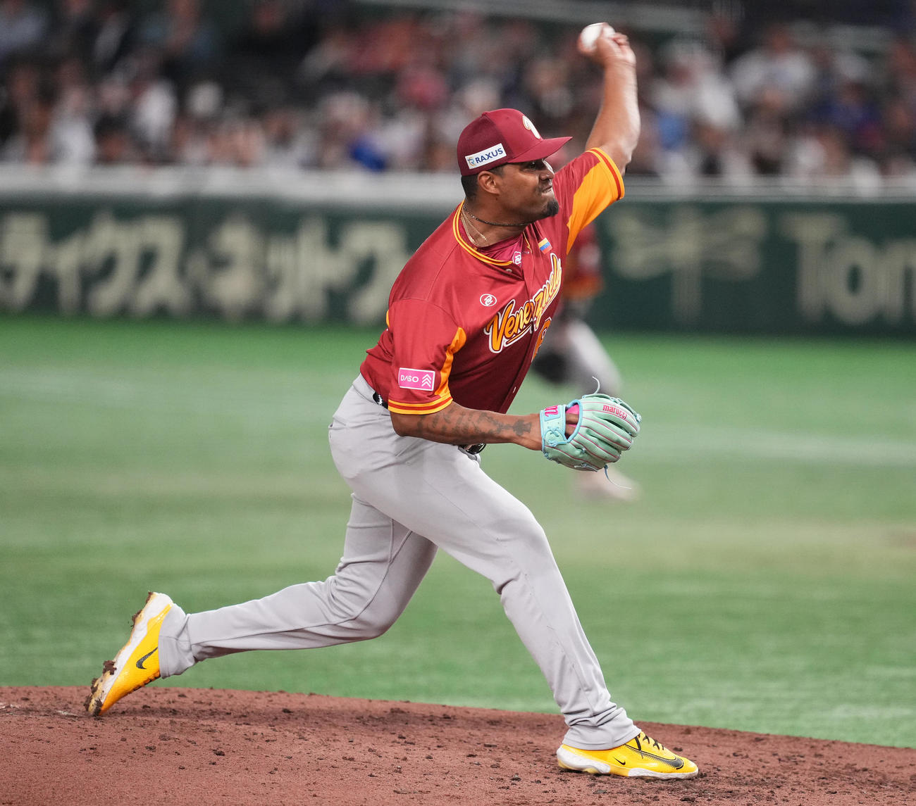 日本対ベネズエラ　1回裏途中から2番手で登板したベネズエラのメンデス（撮影・鈴木みどり）