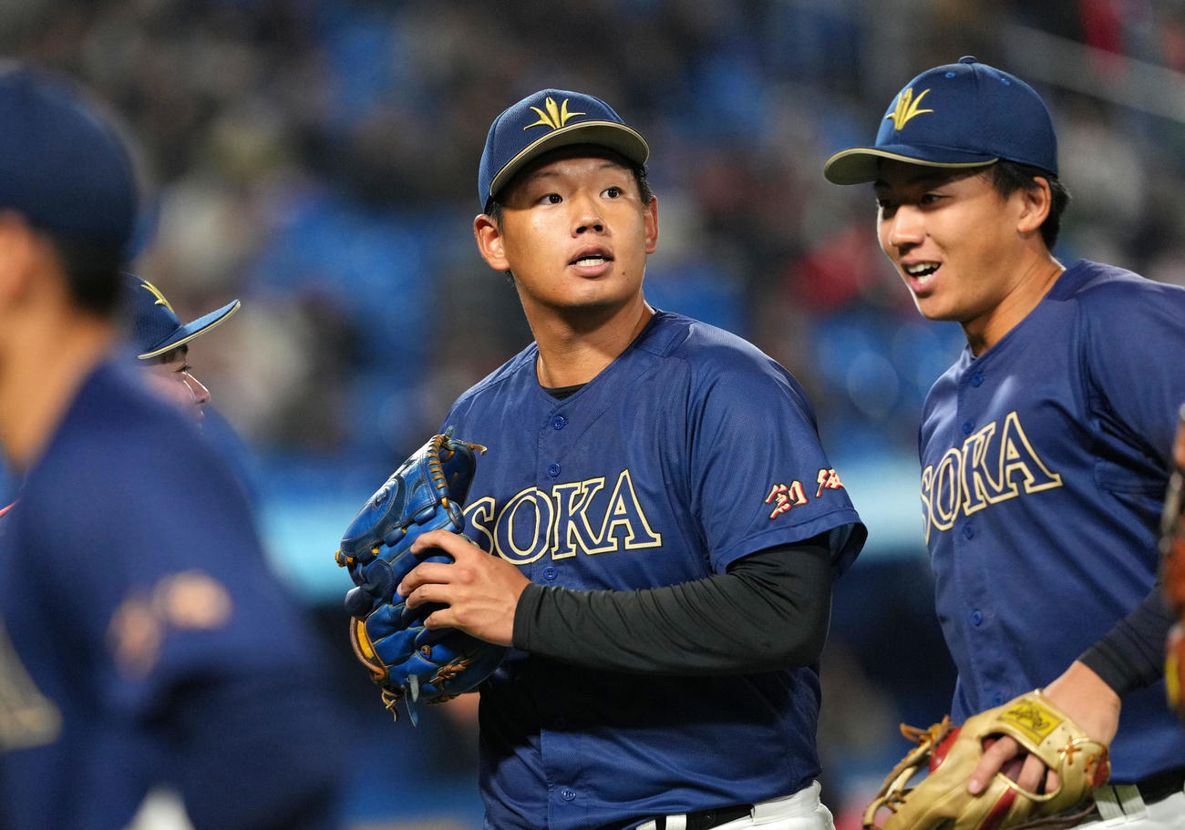 富士大対創価大　6回表を無失点に抑える創価大・田代（撮影・横山健太）