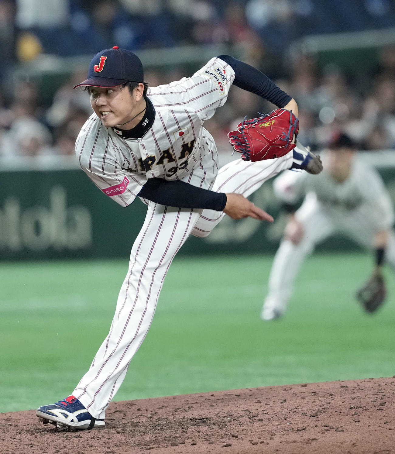 日本対ベネズエラ　力投する日本の先発才木（撮影・たえ見朱実）