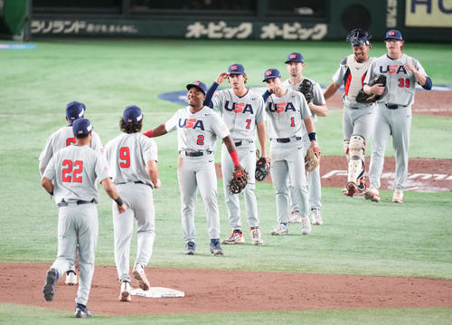 ベネズエラ対米国
ベネズエラに勝利し喜ぶ米国ナイン（撮影・鈴木みどり）