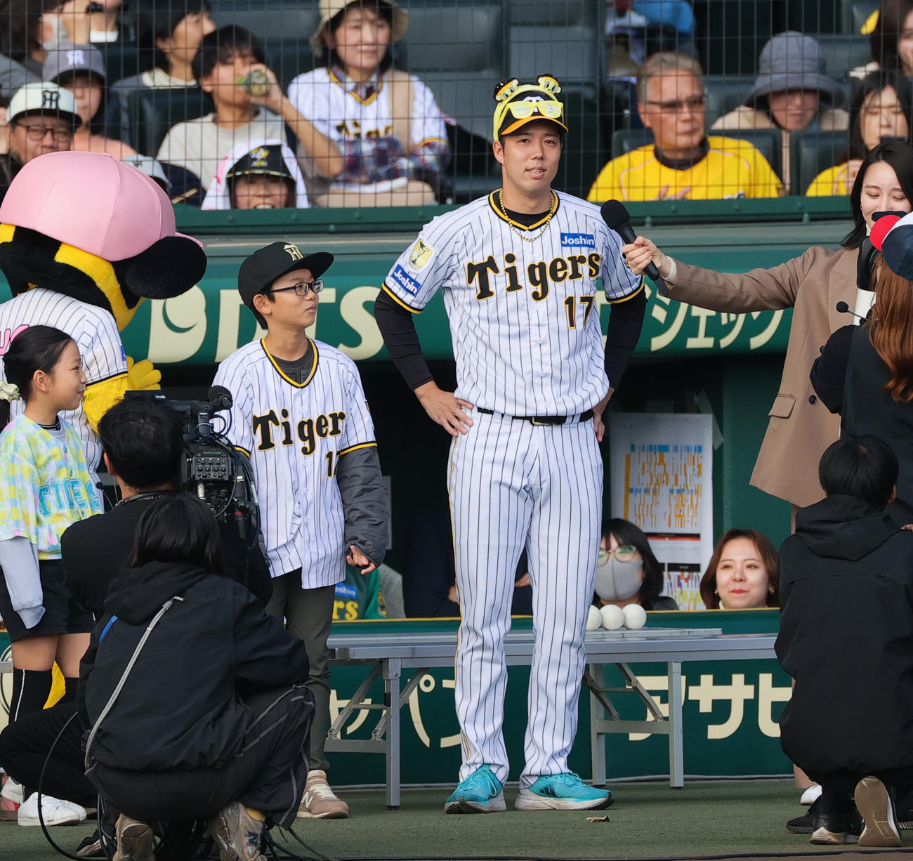 ファン感謝デーを楽しむ阪神青柳（撮影・上山淳一）