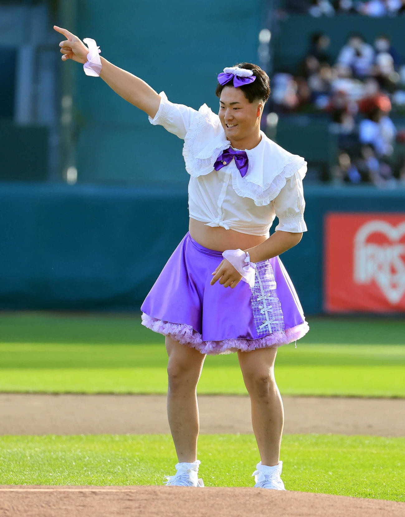 楽天ファン感謝祭で、アイドルパフォーマンスを可愛く披露した日当（撮影・浅見桂子）