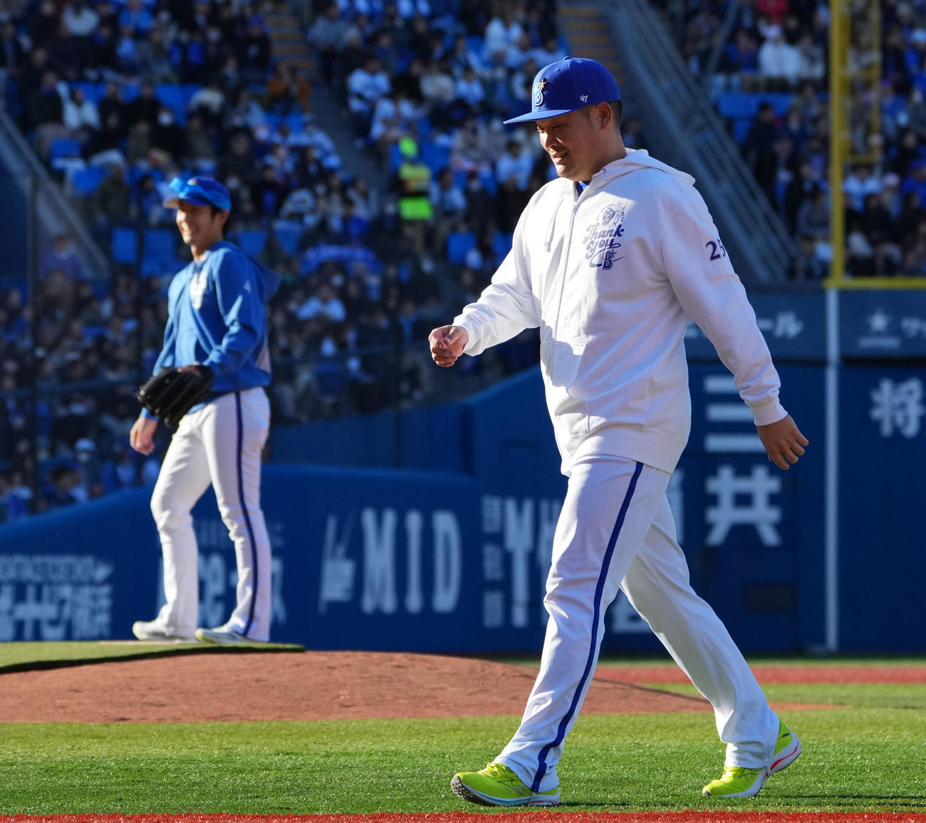 紅白戦でDeNA度会（左）に打ち取られる筒香（撮影・横山健太）