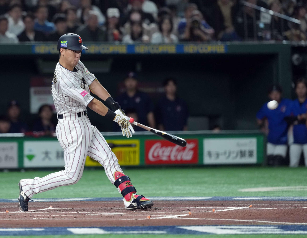日本対台湾　1回裏無死、先頭打者本塁打を放つ村林（撮影・たえ見朱実）