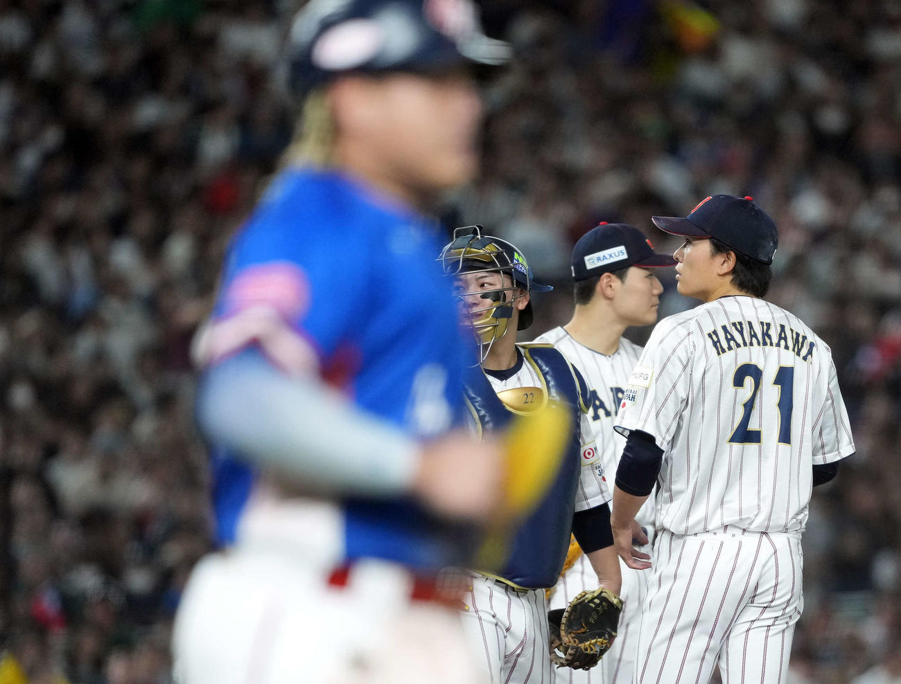 日本対台湾　5回表台湾無死満塁、吉力吉撈に四球を与え押し出しで失点するじゃ早川（撮影・たえ見朱実）