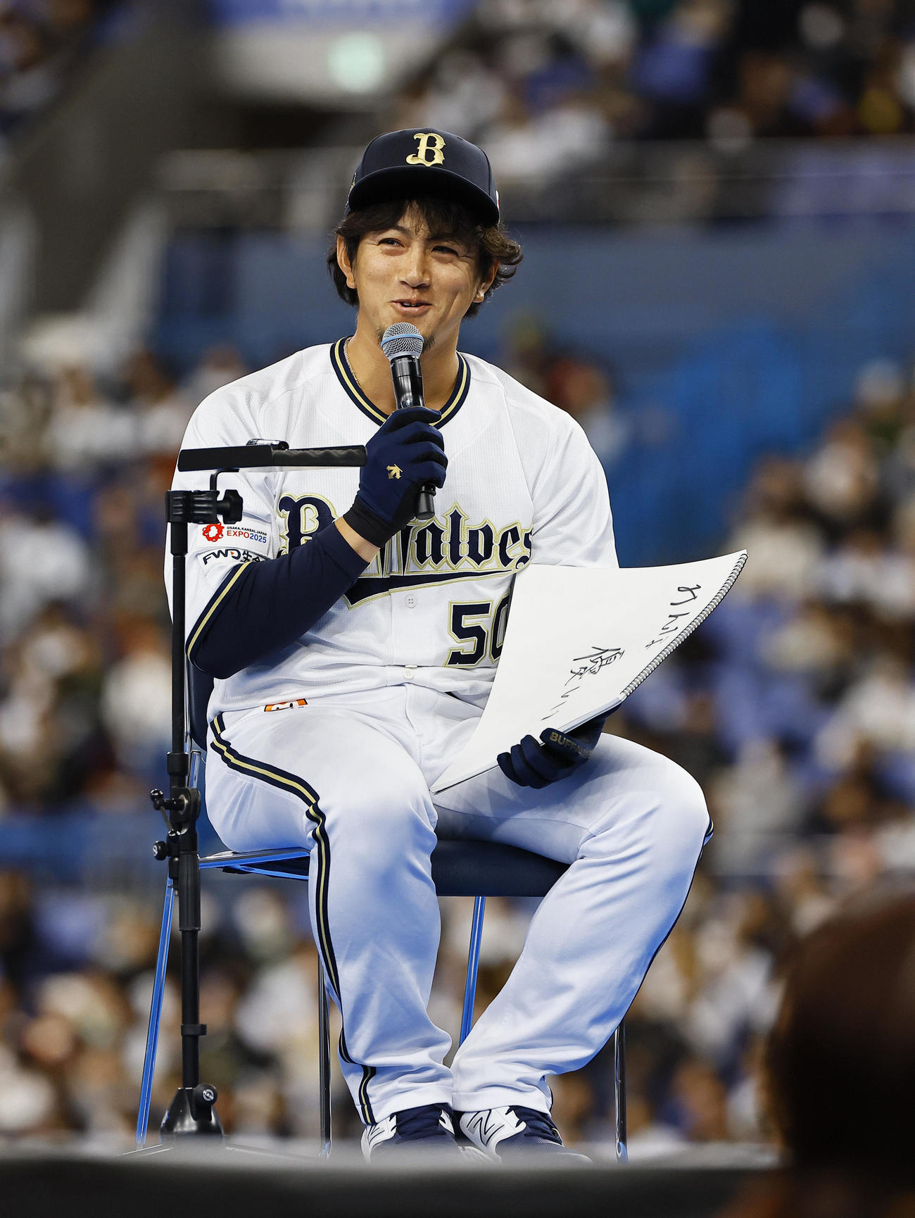 ファン感謝デーでトークショーをするオリックスを引退した小田（撮影・藤尾明華）