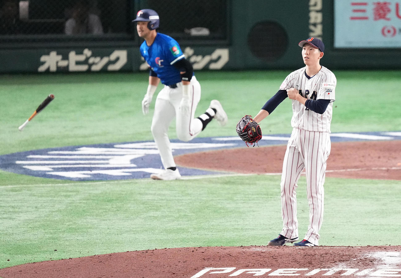 日本対台湾　5回表台湾無死、林家正に右中間への先制ソロ本塁打を浴びる戸郷（撮影・鈴木みどり）
