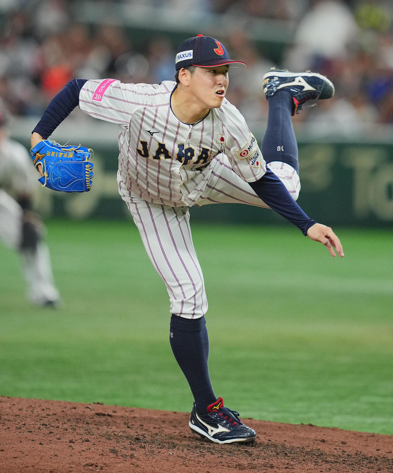 日本対台湾　6回表、日本2番手で登板し力投する隅田（撮影・垰建太）