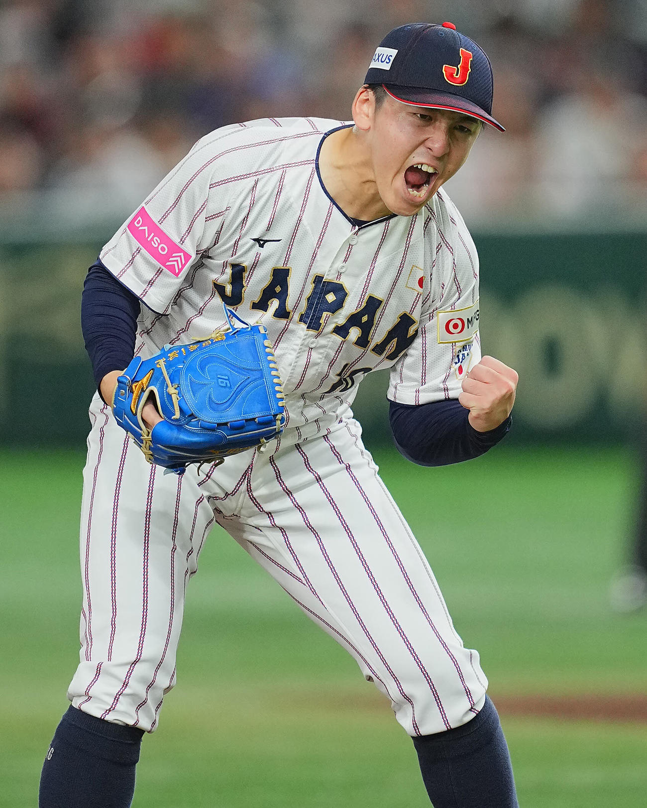 日本対台湾　6回表台湾の攻撃を無失点に抑え雄たけびをあげる隅田（撮影・垰建太）