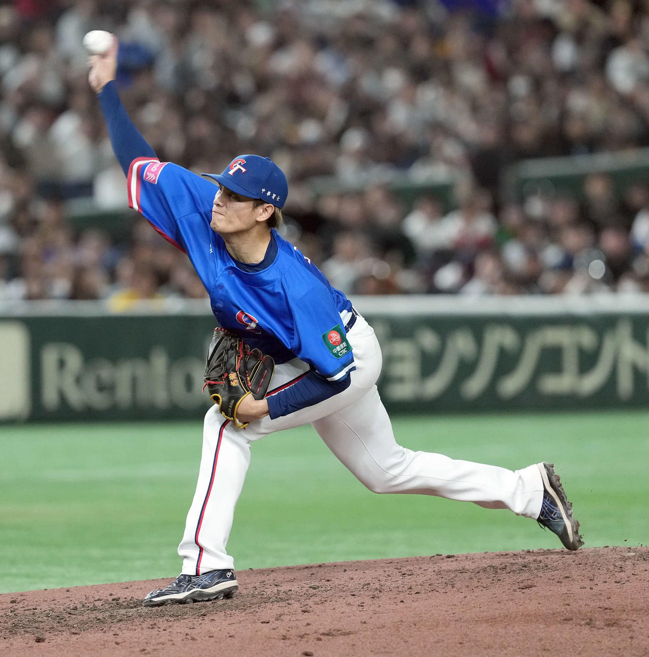 日本対台湾　5回からマウンドに上がった台湾の張奕（撮影・たえ見朱実）