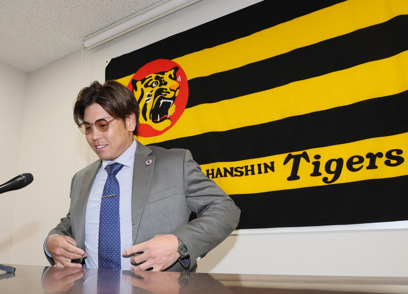 契約更改を終え会見を行う梅野（撮影・加藤哉）