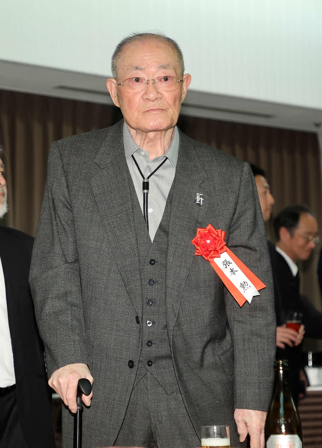 2024年プロ野球最優秀バッテリー賞の選考委員を務めた張本氏（撮影・鈴木正人）