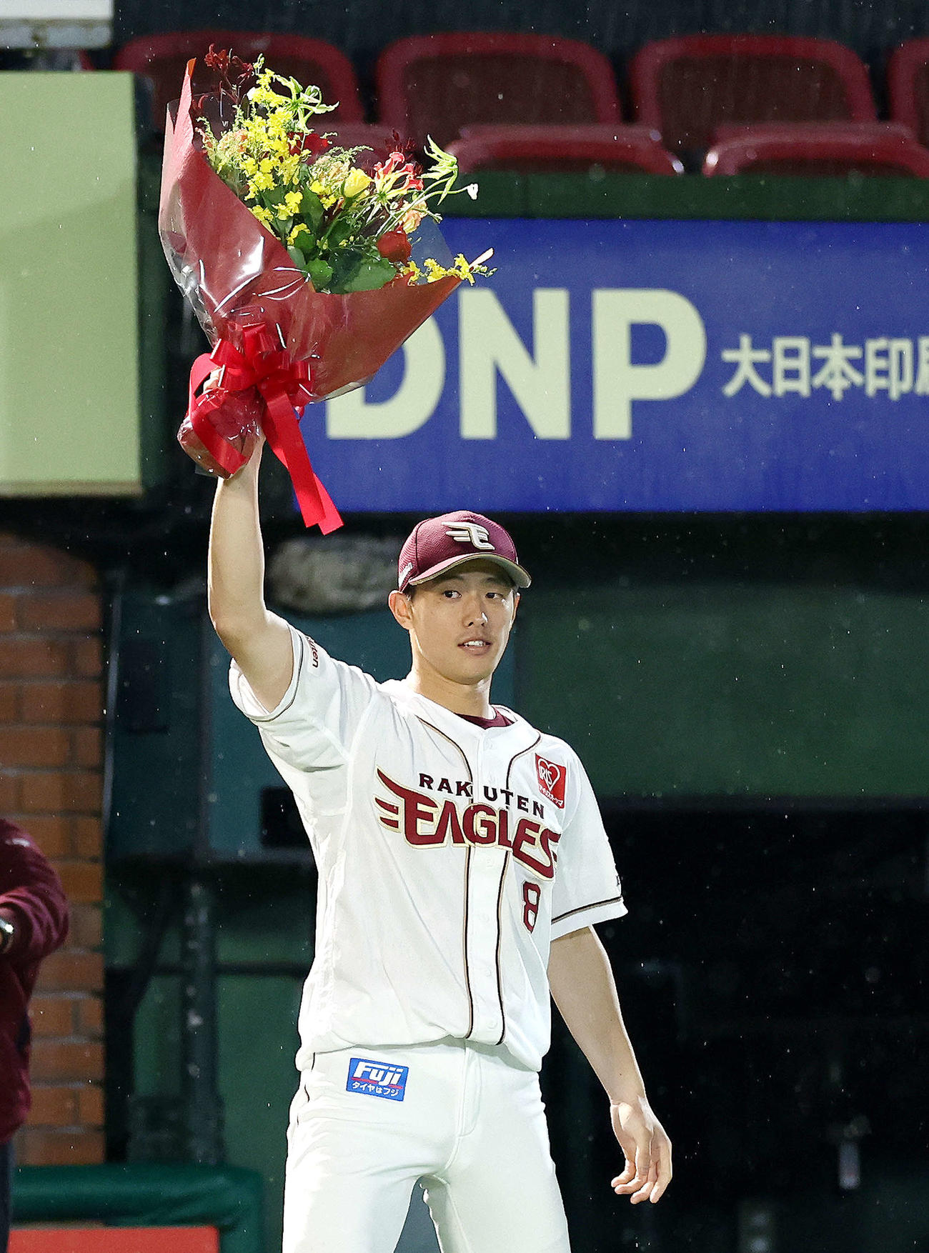投げ入れ】#2 吉川尚輝選手 投げ入れサインボール 見抜ける
