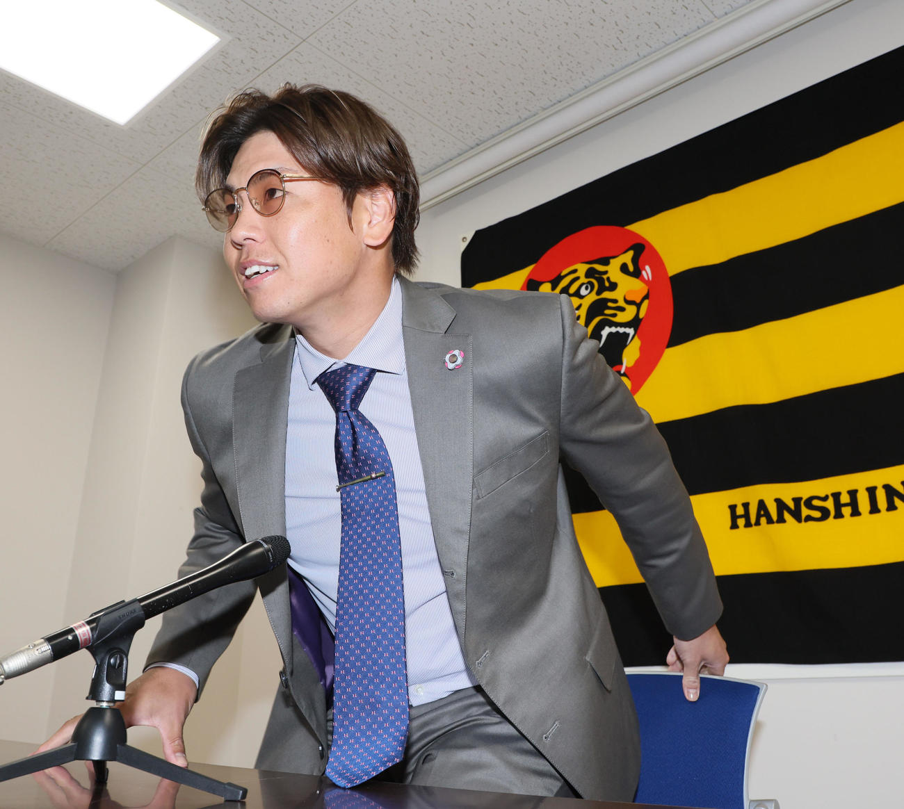 契約更改を終え会見を行う梅野（撮影・加藤哉）