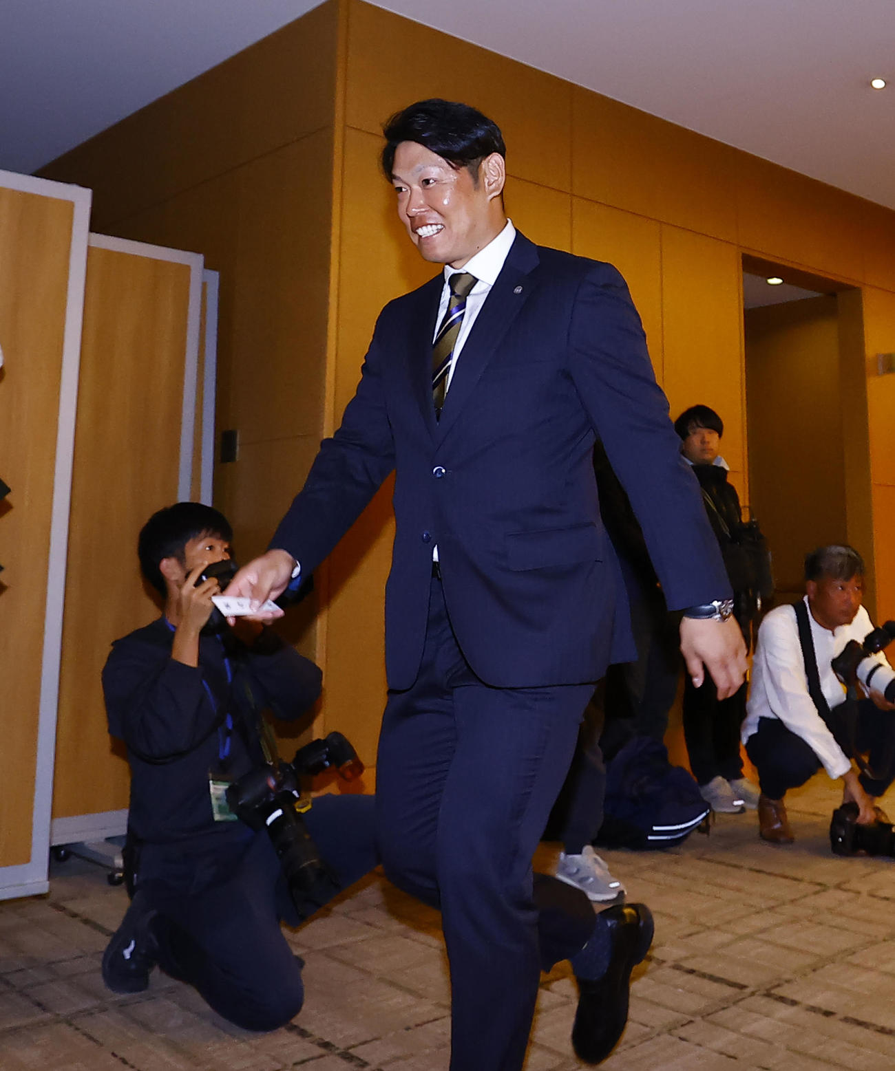球団納会に出席する阪神原口（撮影・藤尾明華）