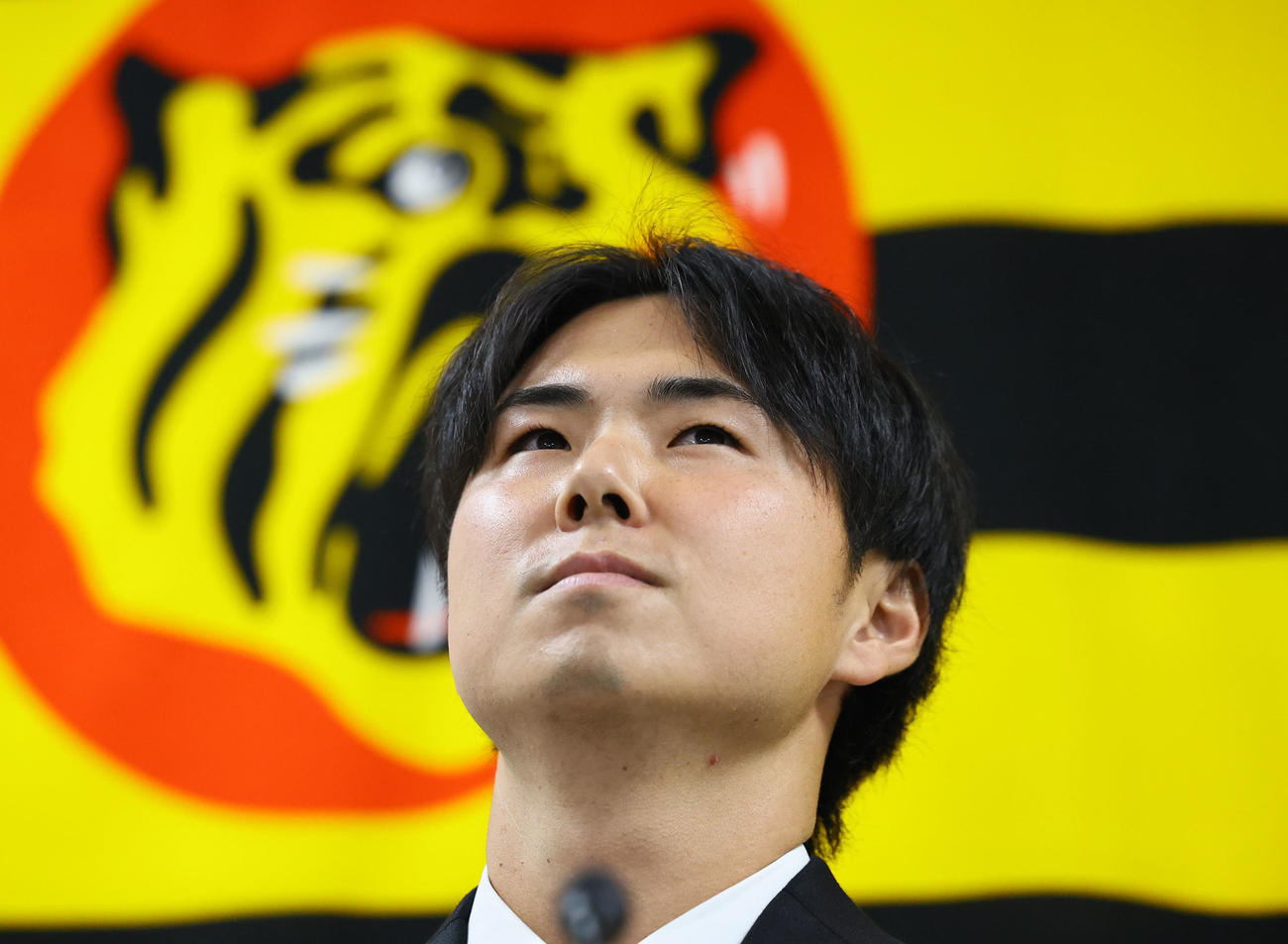 契約更改を終え、記者会見する阪神浜地（撮影・藤尾明華）