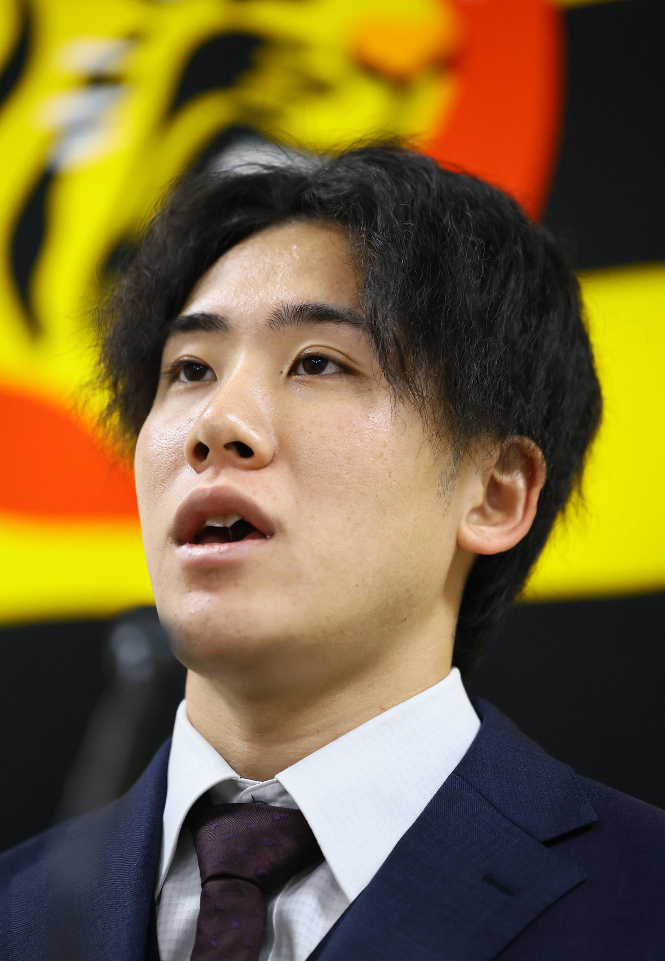 契約更改を終え、記者会見する阪神富田（撮影・藤尾明華）