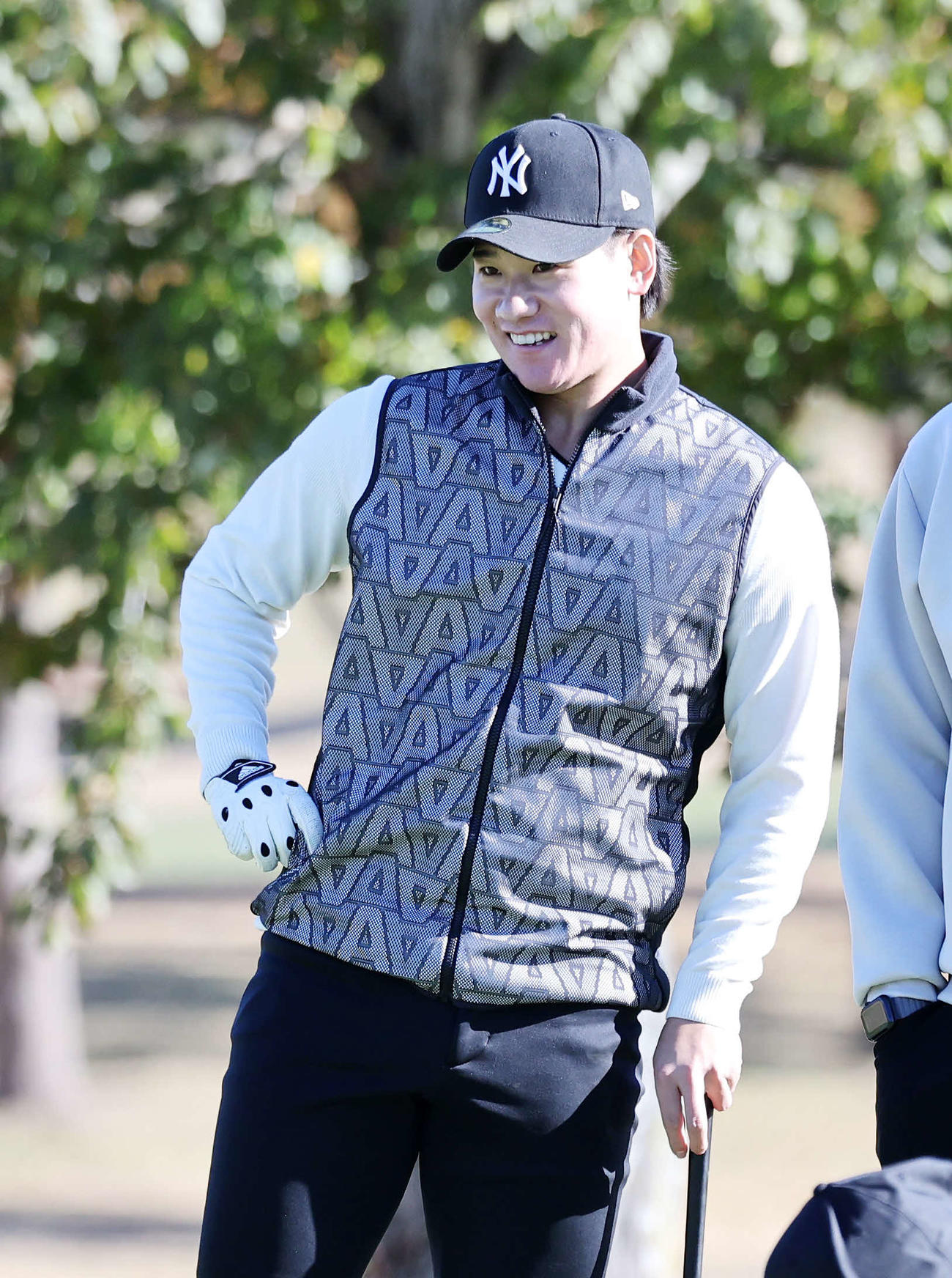 巨人軍納会ゴルフコンペに参加した巨人井上（撮影・鈴木正人）