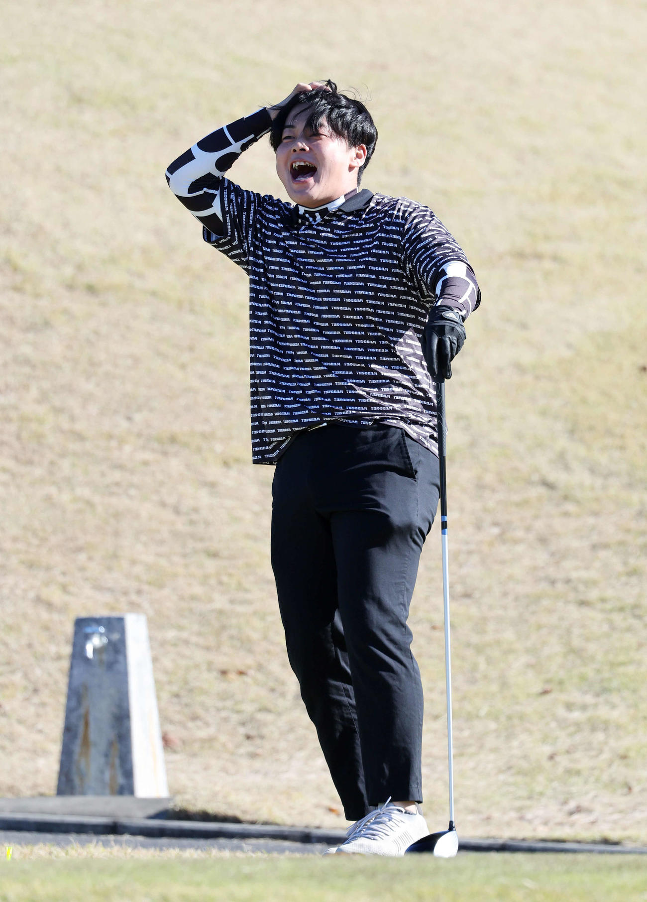 巨人軍納会ゴルフコンペに参加した巨人山瀬（撮影・鈴木正人）