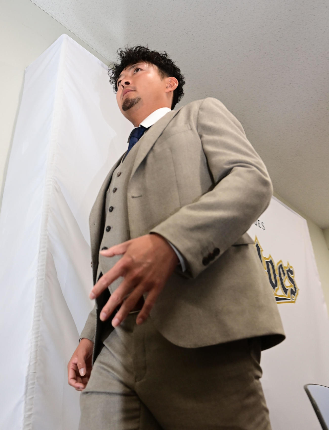 けがの影響もありダウンとなったオリックス小木田（撮影・和賀正仁）