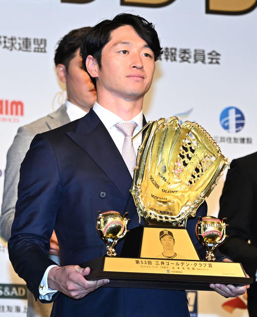 阪神】GG賞の近本光司は後輩辰己の金ピカ衣装に絶句！？「流れを変える