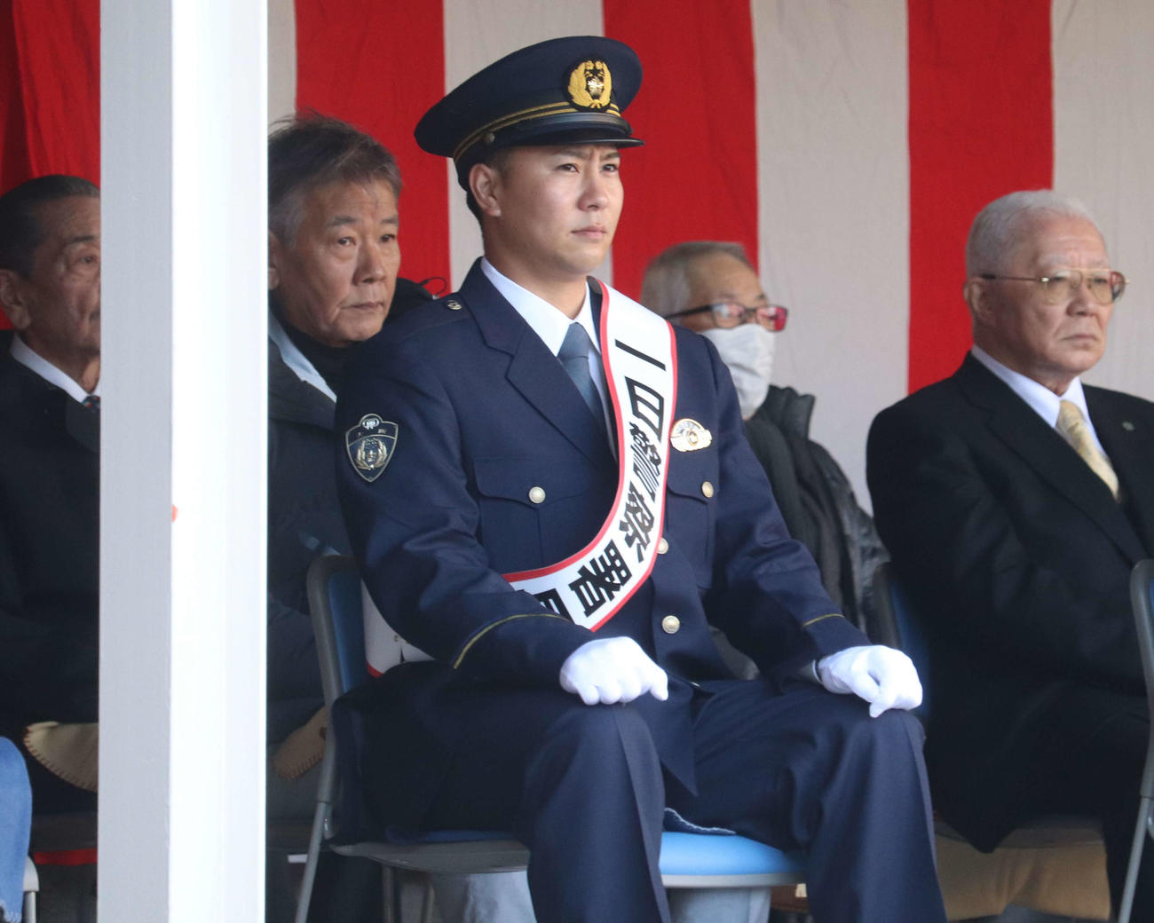 港警察署の一日警察署長を務めた、オリックス古田島（撮影・中島麗）