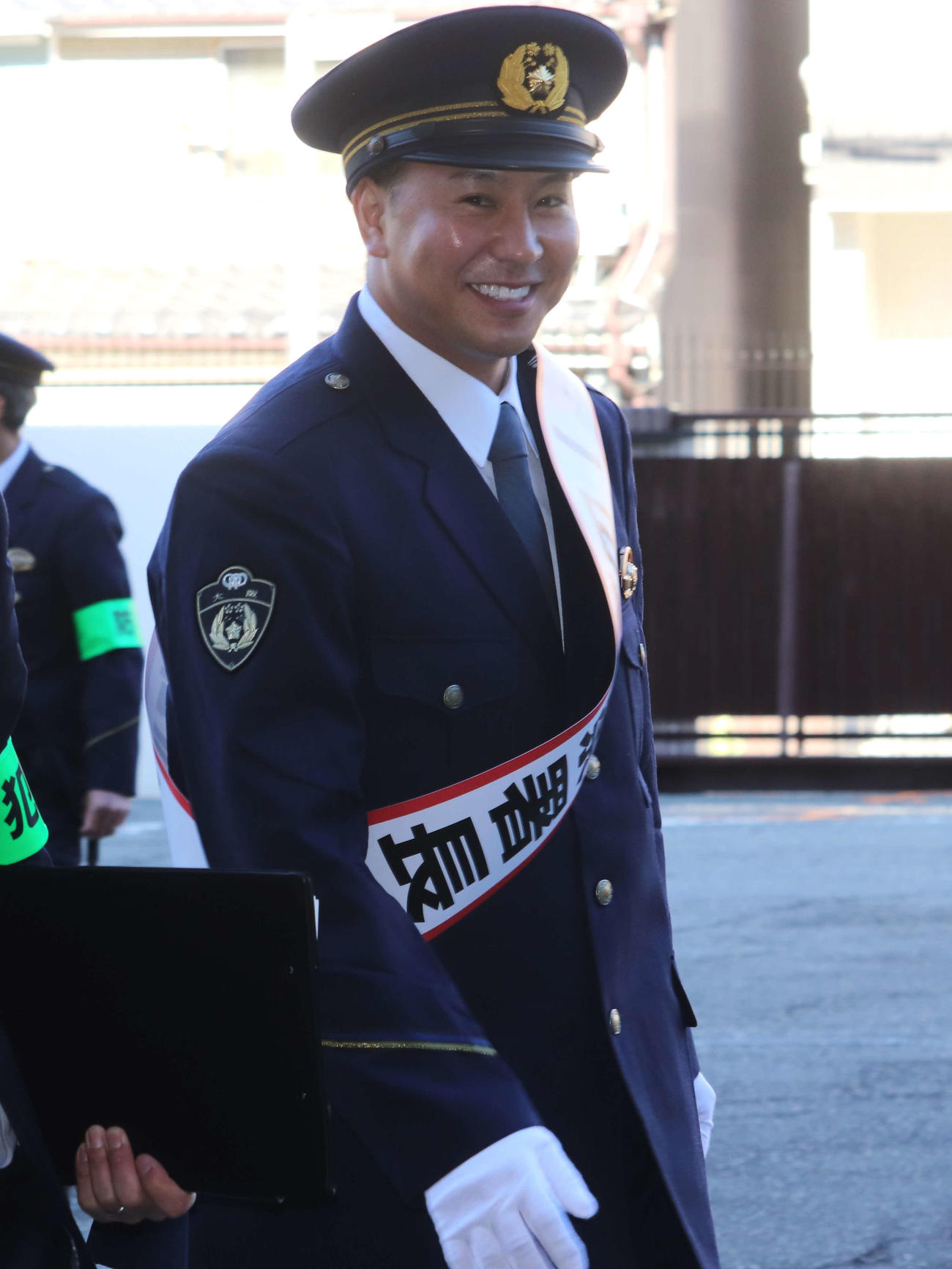 港警察署の一日警察署長を務めた、オリックス古田島（撮影・中島麗）