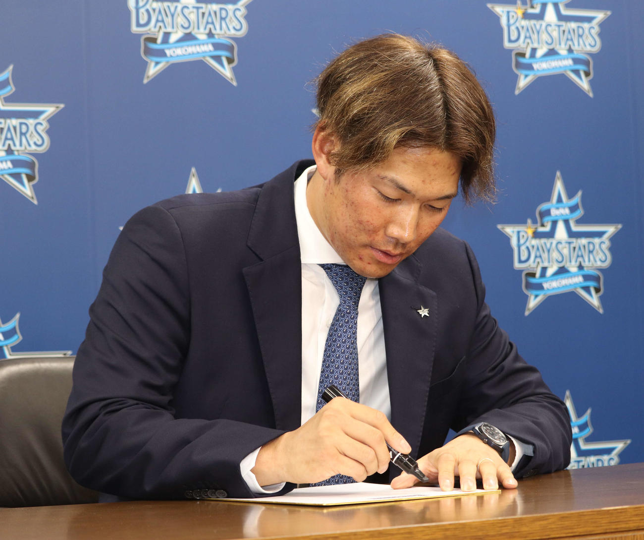 契約更改会見に出席したDeNA京田（撮影・小早川宗一郎）