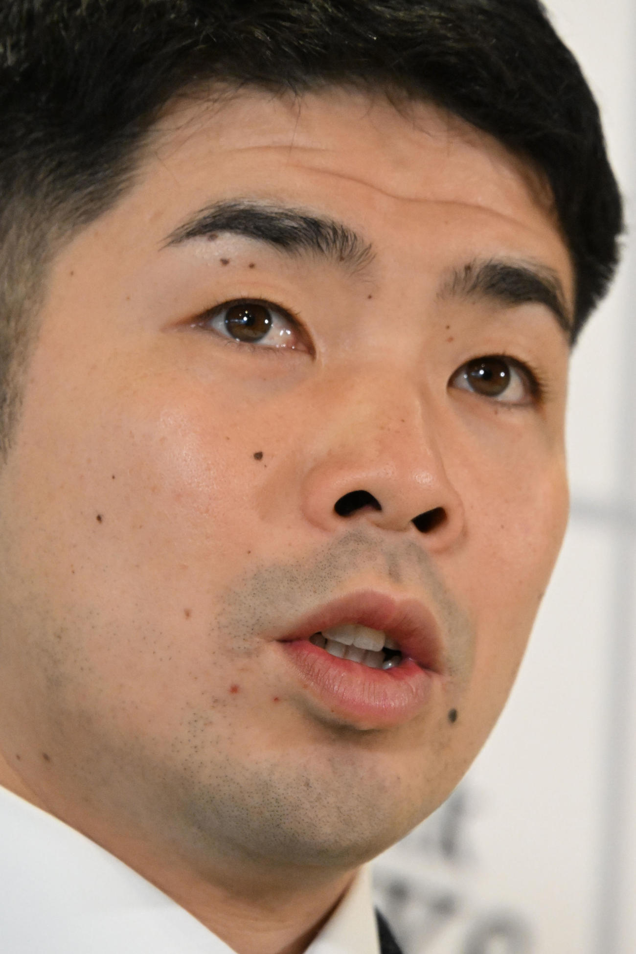 契約更改を終え会見に臨むソフトバンク近藤（撮影・林敢治）