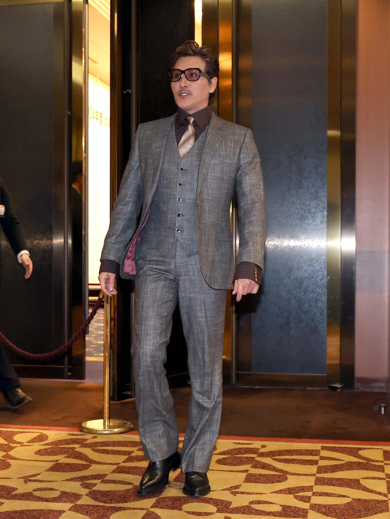 日本ハム球団納会に登場した新庄監督（撮影・黒川智章）