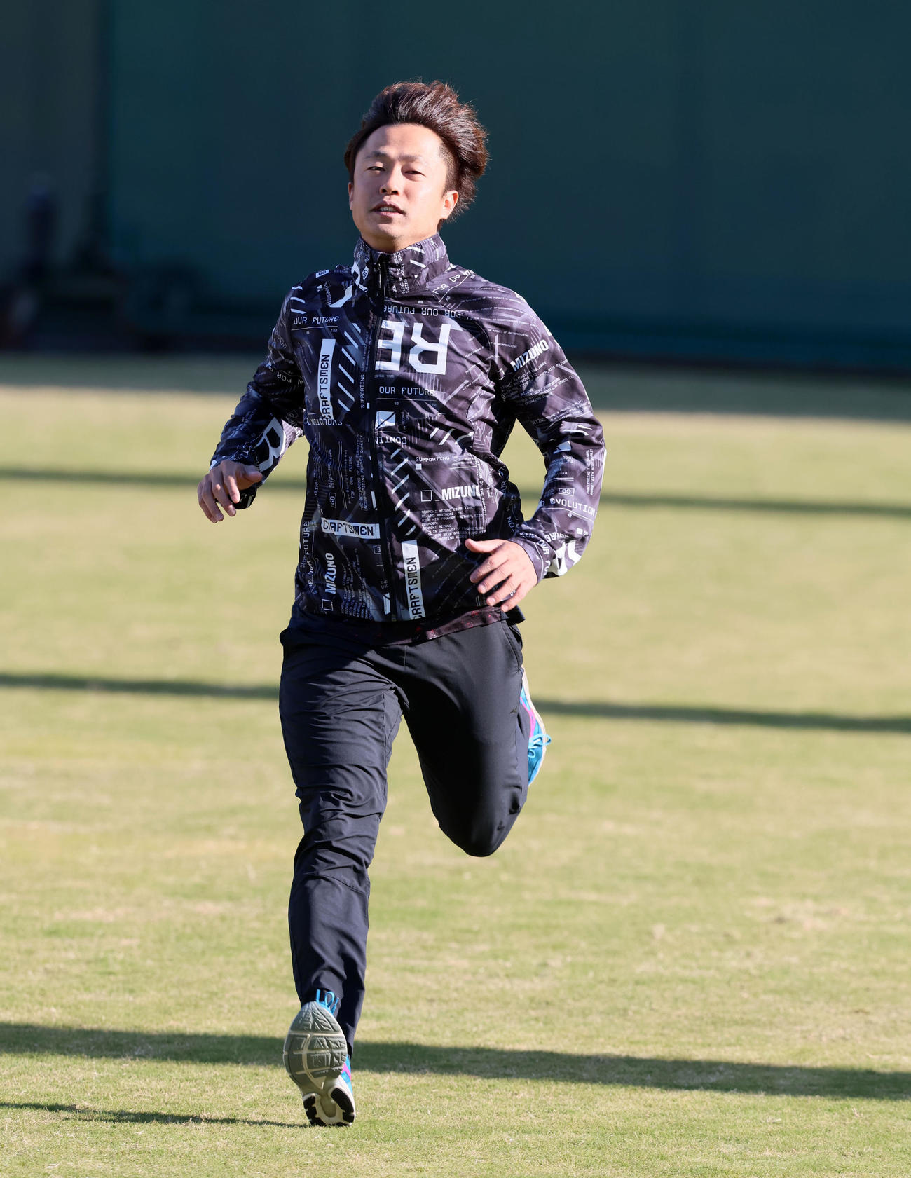 ランニングする島本（撮影・加藤哉）