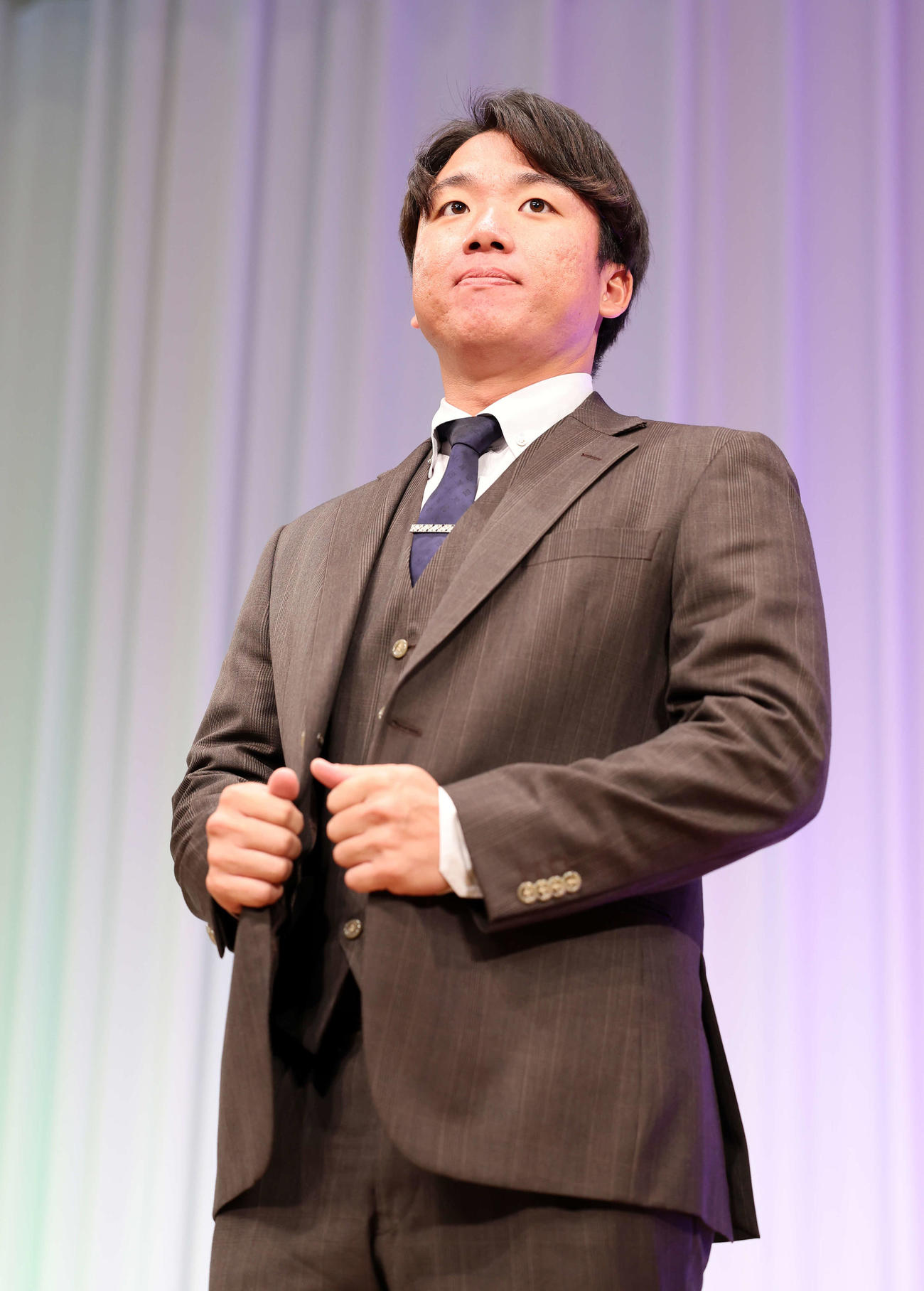 クリスマスイベントに登場した阪神村上（撮影・鈴木正人）